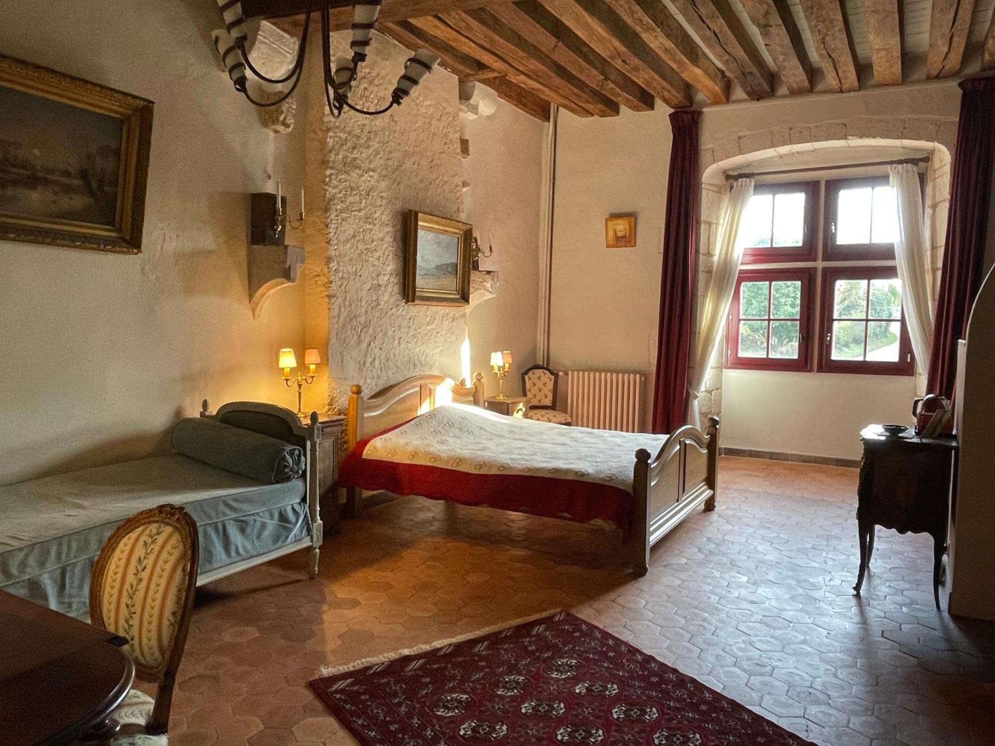 Maison Forte Perreuse Treigny Exterior foto